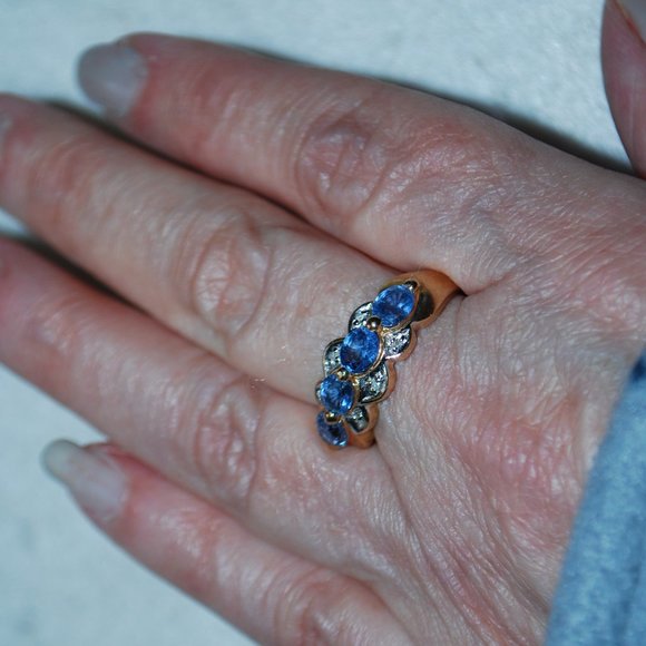 Gold and Blue Sapphire Women's Ring - Picture 6 of 12